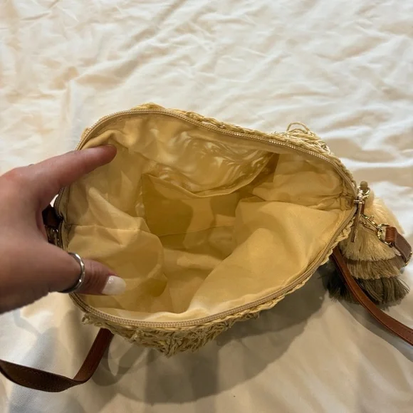 Straw Woven Crossbody & Wristlet Bag – Adjustable Strap 🌾🤎 - Picture 4 of 5
